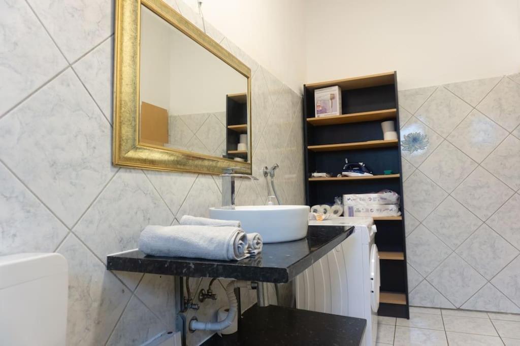 Apartment In Wuppertal - Charmante 3-Zimmer-Oase Mit Kamin Und Badewanne Exterior photo